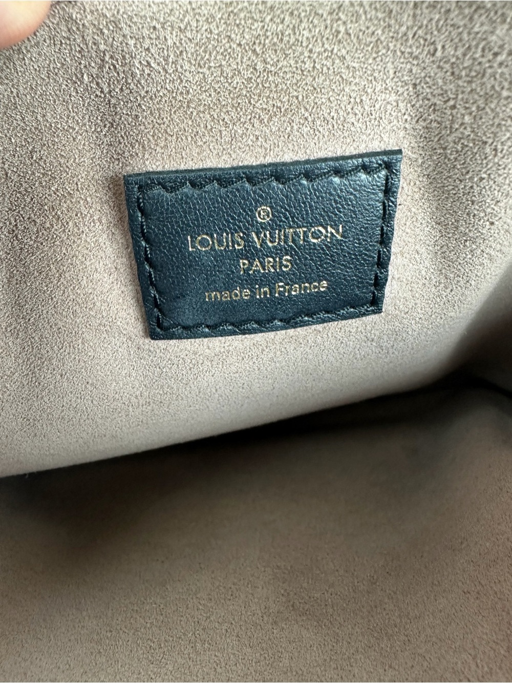 LOUIS VUITTON COUSSIN PM Crossbody/Shoulder bag - Picture 13 of 17